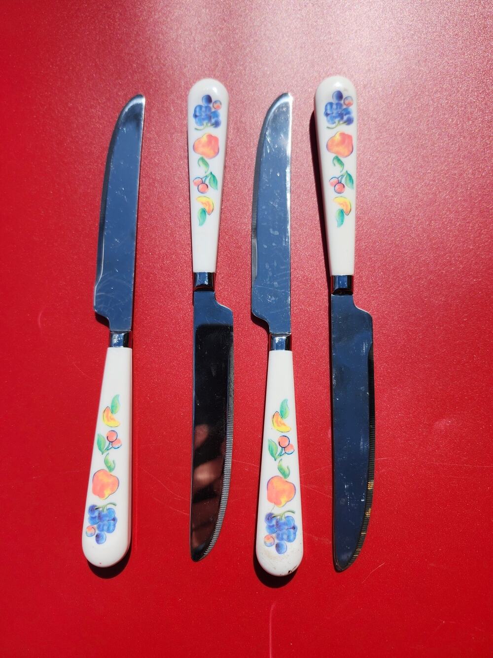 4 Corelle by Coring Fruit Basket Stainless Dinner Knives Flatware Plastic MCM 9"